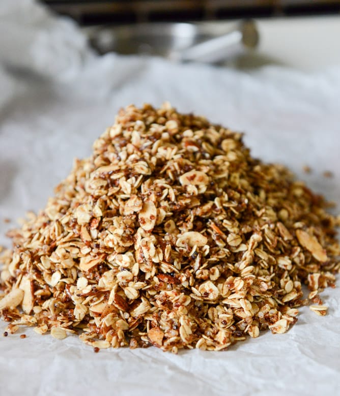 Crunchy Quinoa, Toasted Almond and Dark Chocolate Brown Butter Granola I howsweeteats.com