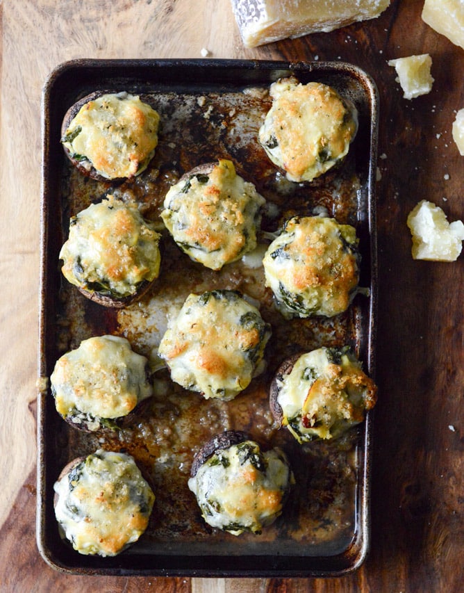 Spinach, Bacon + Artichoke Stuffed Portobellos I howsweeteats.com