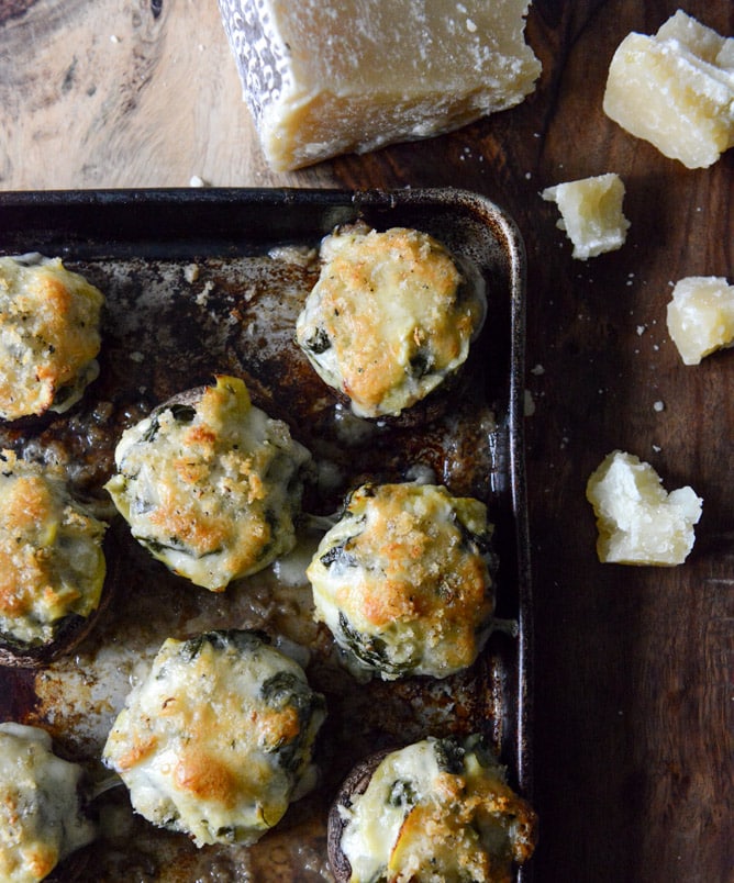 Spinach, Bacon + Artichoke Stuffed Portobellos I howsweeteats.com