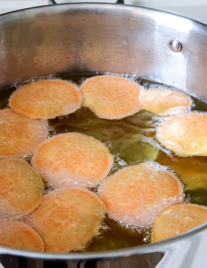 Homemade BBQ Sweet Potato Chips I howsweeteats.com