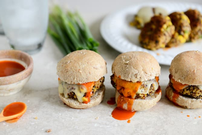 Crispy Buffalo Style Quinoa Sliders with Sweet Corn + Scallions I howsweeteats.com