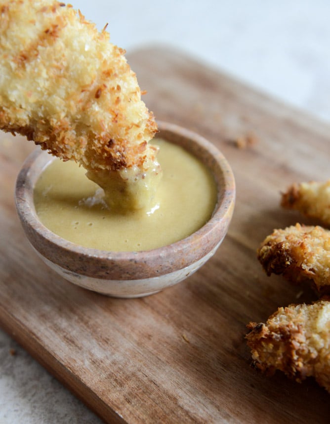 Crunchy Coconut Chicken Fingers with Peach Honey Mustard I howsweeteats.com