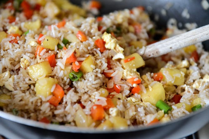 Pineapple Cashew Fried Rice I howsweeteats.com