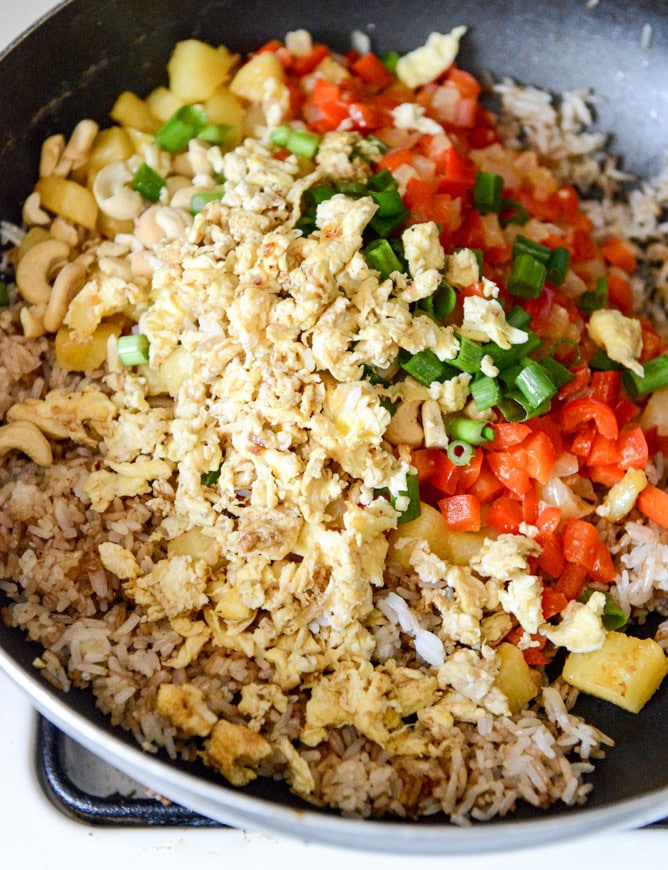 Pineapple Cashew Fried Rice I howsweeteats.com