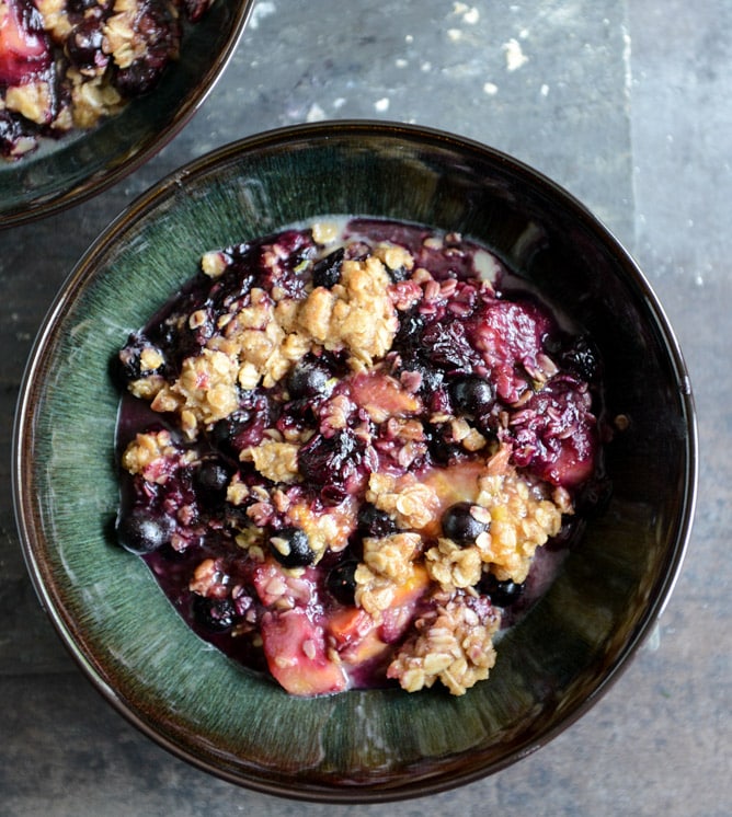 Fresh Peach, Blueberry + Basil Crisp I howsweeteats.com