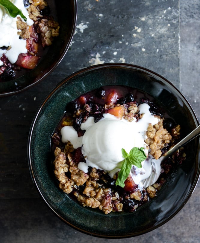 Fresh Peach, Blueberry + Basil Crisp I howsweeteats.com