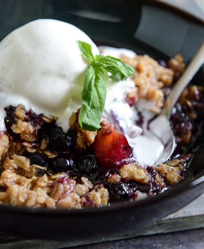Fresh Peach, Blueberry + Basil Crisp I howsweeteats.com