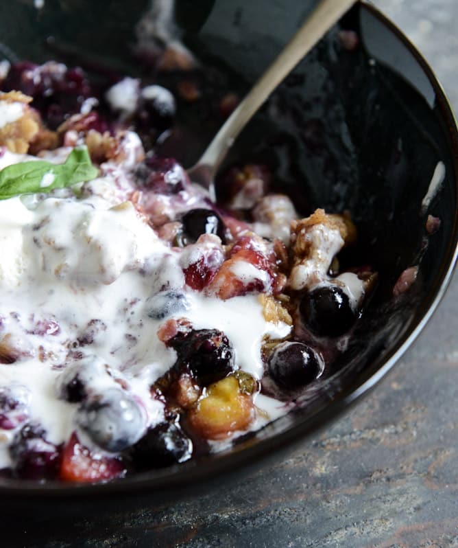 Fresh Peach, Blueberry + Basil Crisp I howsweeteats.com