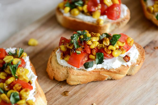 Summer Crostini with Whipped Roasted Garlic Goat Cheese I howsweeteats.com