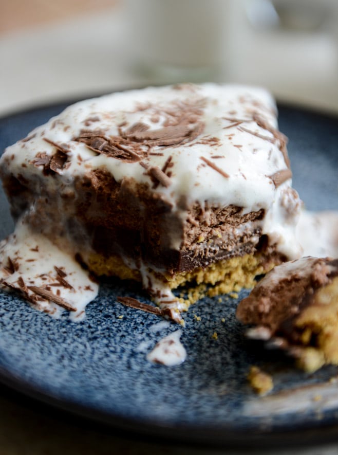 Chocolate Peanut Butter Truffle Pie I howsweeteats.com