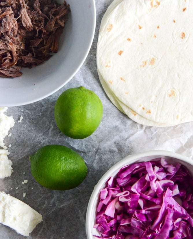 Crockpot Smoky Brisket Tacos with Shredded Cabbage + Sweet Corn I howsweeteats.com