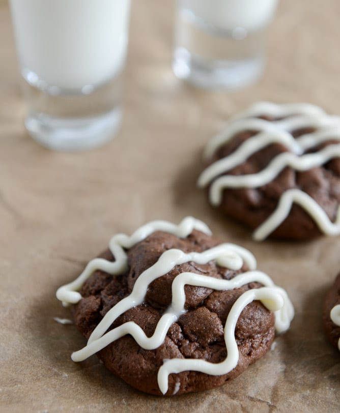 Double Chocolate Cheesecake Cookies I howsweeteats.com