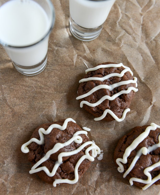 Double Chocolate Cheesecake Cookies I howsweeteats.com