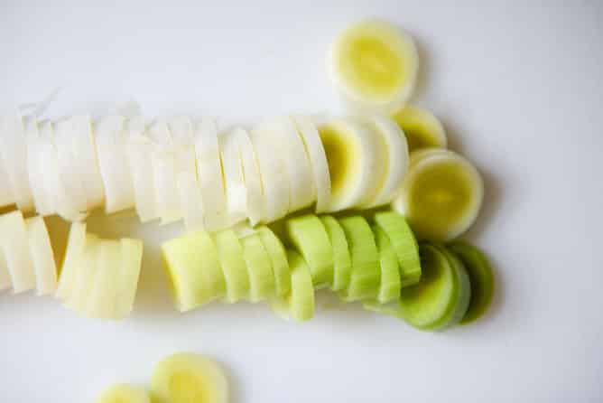 Easy Thai Chickpea Curry with Coconut Rice I howsweeteats.com