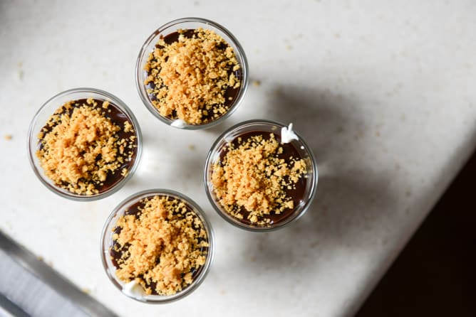 No Bake S'mores Cheesecakes I howsweeteats.com