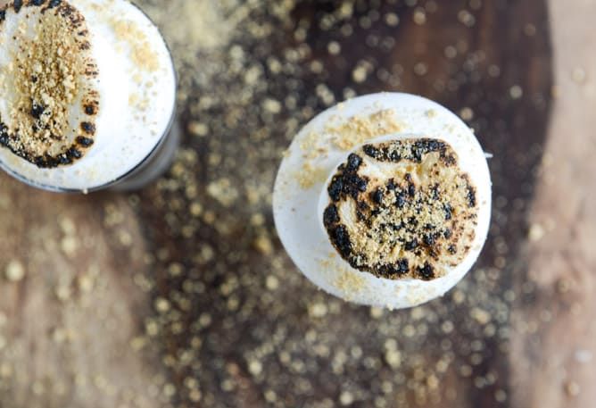 No Bake S'mores Cheesecakes I howsweeteats.com