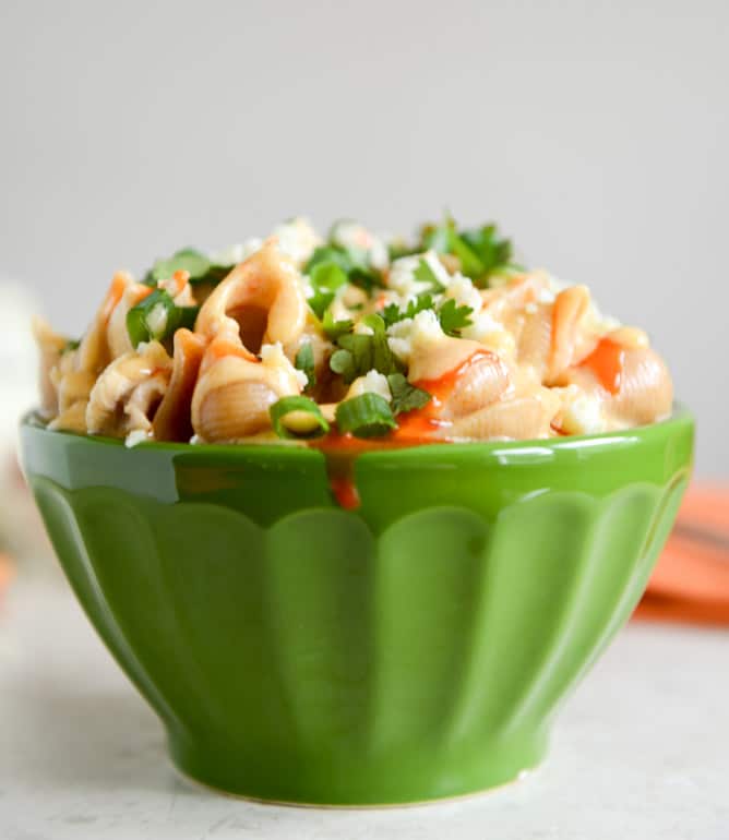 Stovetop Buffalo Chicken Shells + Cheese I howsweeteats.com