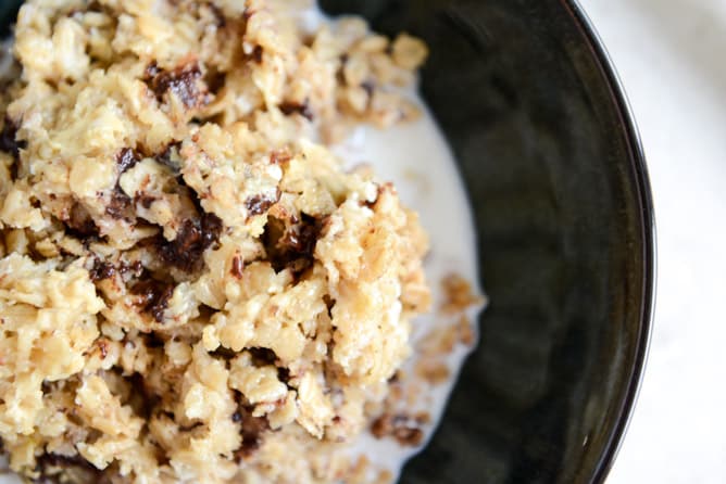 Dark Chocolate Chunk Cheesecake Baked Oatmeal I howsweeteats.com