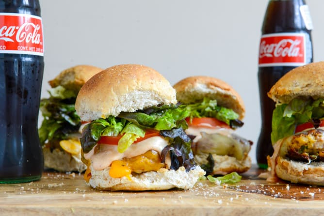 Roasted Jalapeño Cheddar Turkey Burgers with BBQ Aioli I howsweeteats.com