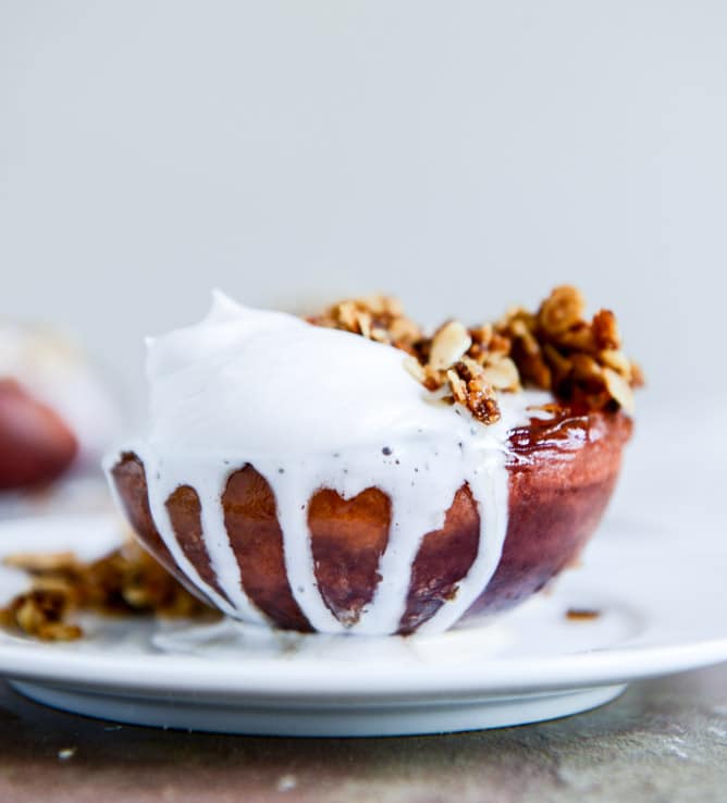 Caramelized Peaches + Cream with a Toasted Crumble I howsweeteats.com