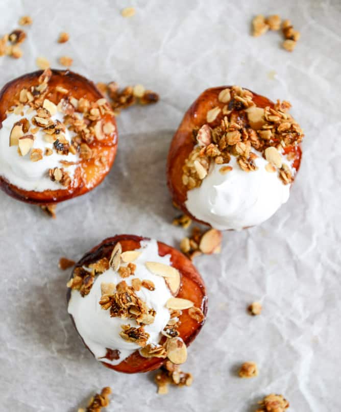 Caramelized Peaches + Cream with a Toasted Crumble I howsweeteats.com