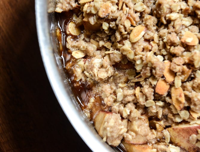 Amaretto Apple Crisp I howsweeteats.com