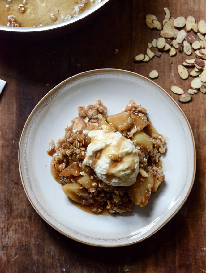 Amaretto Apple Crisp I howsweeteats.com