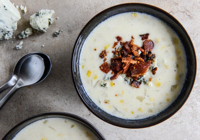Cheesy Corn Chowder with Bacon + Gorgonzola I howsweeteats.com