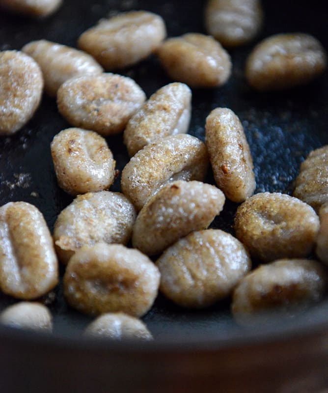 Pan Toasted Brown Butter Gnocchi with Sweet Corn + Grilled Scallions I howsweeteats.com