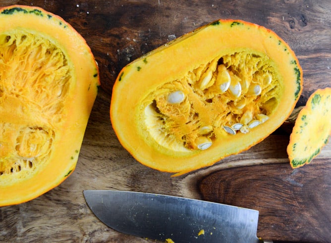 How To Make Homemade Pumpkin Puree I howsweeteats.com