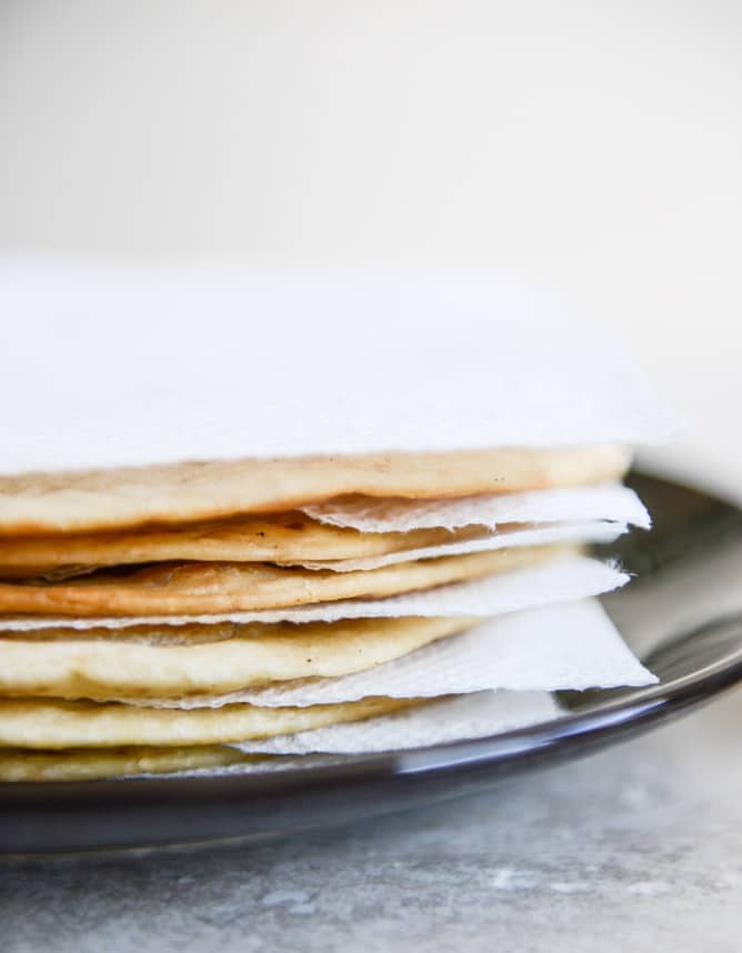 Honey Ginger Chicken Tostadas with Pomegranate Salsa I howsweeteats.com