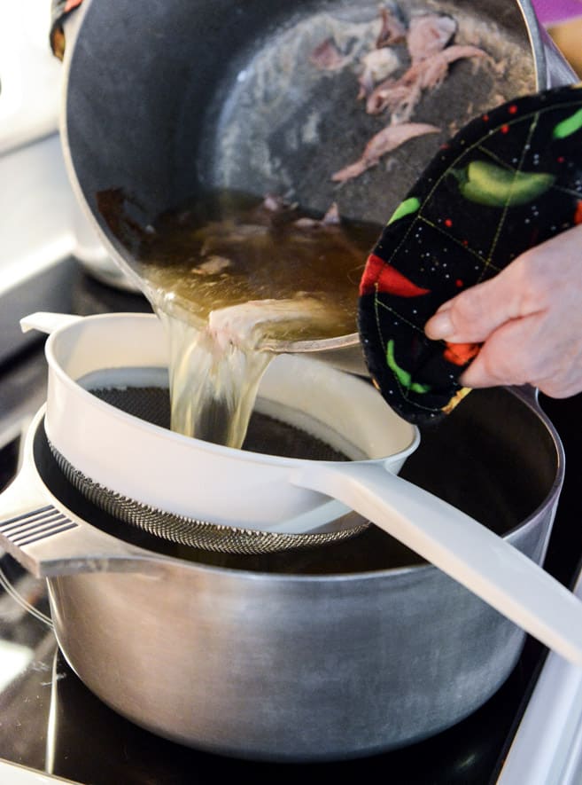 How To Make Gravy - Step by Step I howsweeteats.com