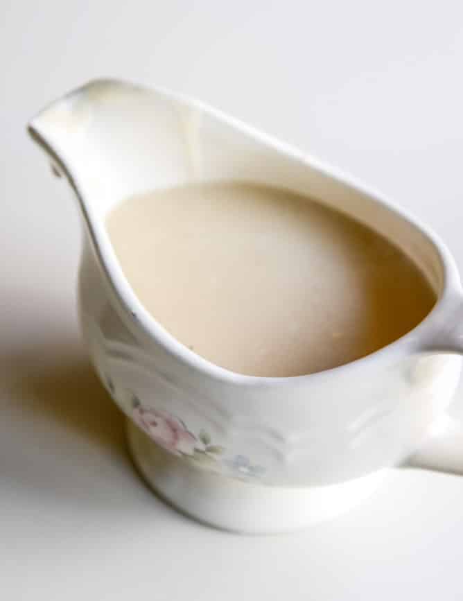 How To Make Gravy - Step by Step I howsweeteats.com