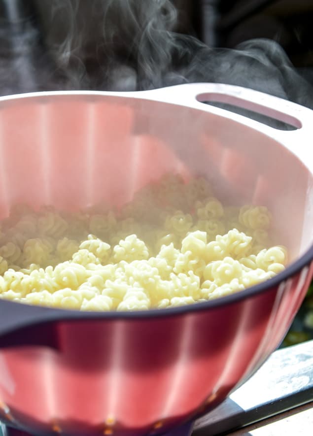 Cheesy Skillet Brussels Bacon Mac I howsweeteats.com