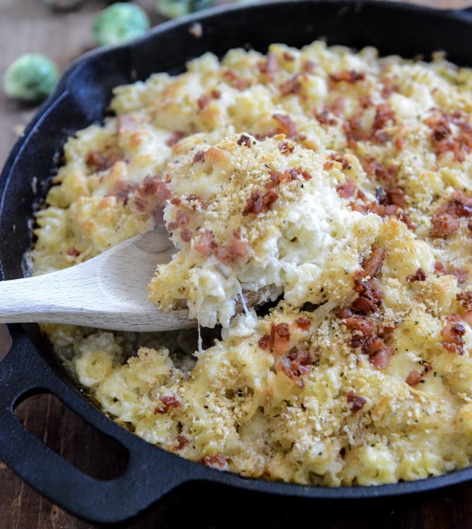 Cheesy Skillet Brussels Bacon Mac I howsweeteats.com