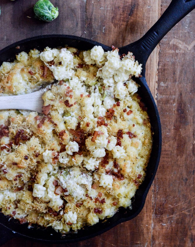 Cheesy Skillet Brussels Bacon Mac I howsweeteats.com
