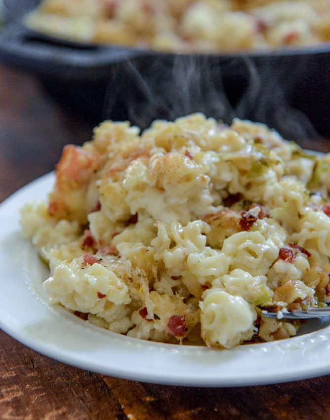 Cheesy Skillet Brussels Bacon Mac I howsweeteats.com