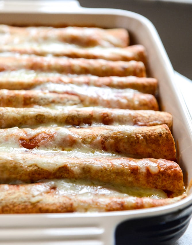  Lightened Up Beef Enchiladas with 10 Minute Enchilada Sauce I howsweeteats.com
