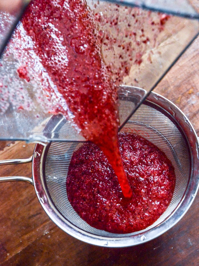 fresh cranberry ginger vanilla margaritas (with sugared cranberries!) I howsweeteats.com