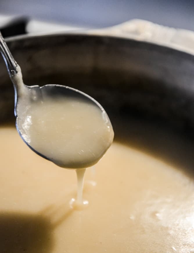How To Make Gravy - Step by Step I howsweeteats.com