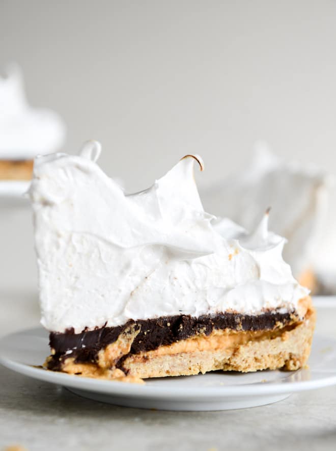 pumpkin s'mores tart I howsweeteats.com