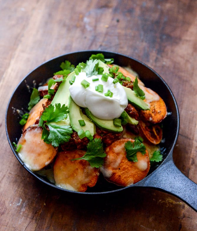 sweet potato chili cheese fries I howsweeteats.com