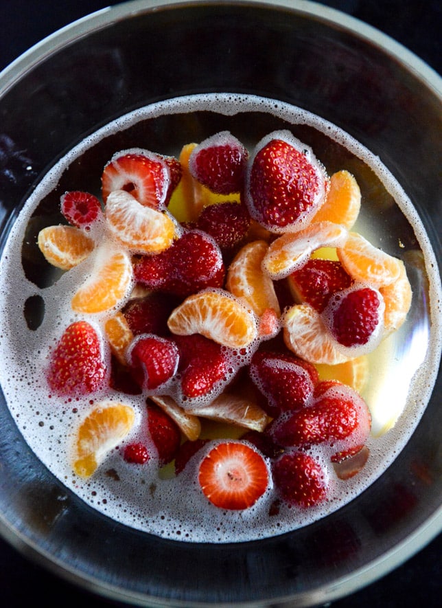 Strawberry Satsuma Champagne Sangria I howsweeteats.com Strawberry Satsuma Champagne Sangria I howsweeteats.com