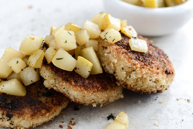 Crispy Goat Cheese Risotto Cakes with Vanilla Salted Winter Pears I howsweeteats.com