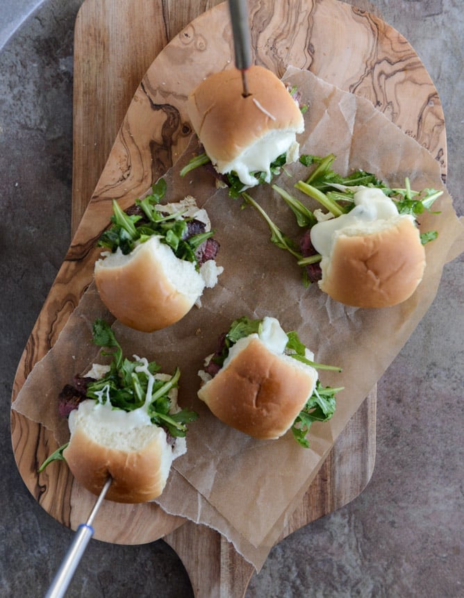 seared filet fondue sliders I howsweeteats.com