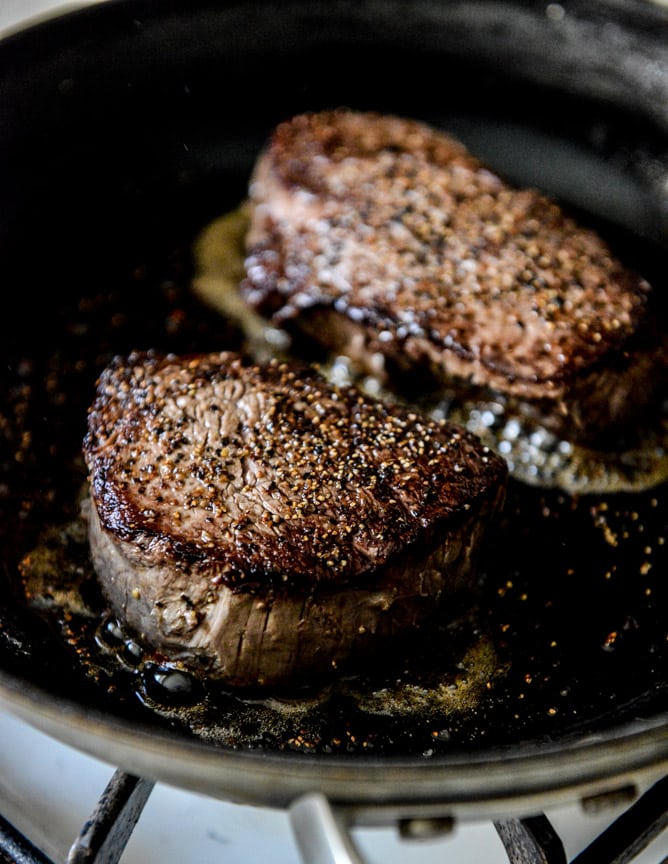 seared filet fondue sliders I howsweeteats.com