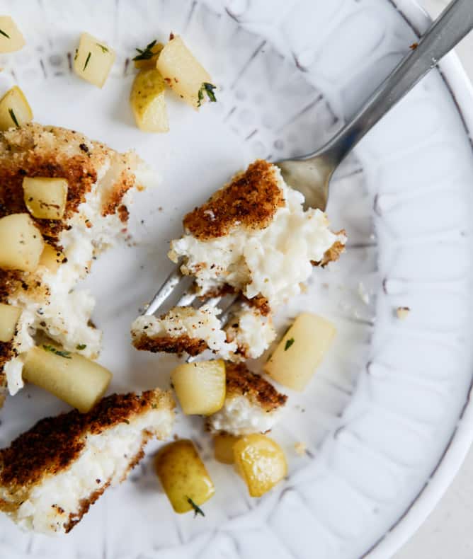 Crispy Goat Cheese Risotto Cakes with Vanilla Salted Winter Pears I howsweeteats.com