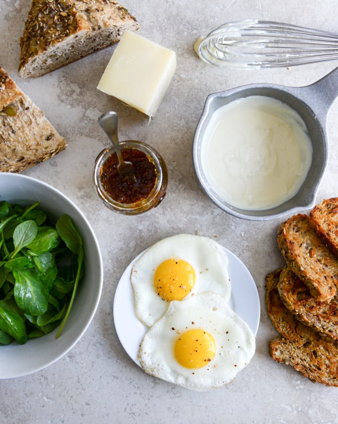 Gruyere, Fig Jam and Arugula Breakfast Sandwiches I howsweeteats.com