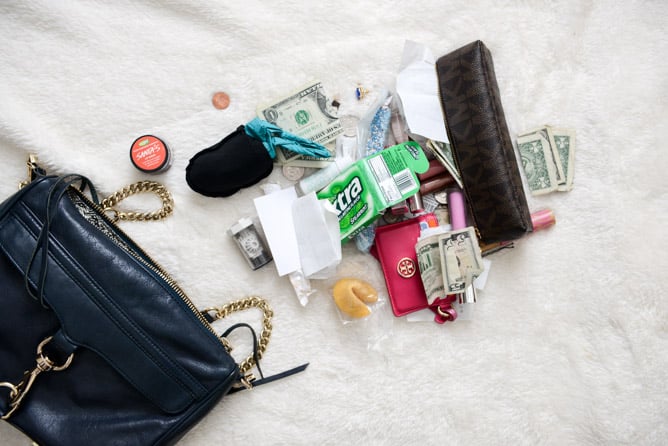 what's in my purse I howsweeteats.com