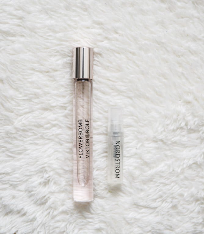 what's in my purse I howsweeteats.com